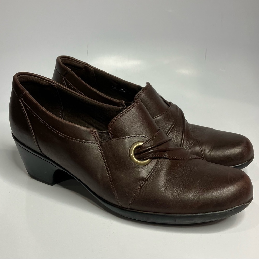 Clarks brown leather pumps comfort shoes size 9.5